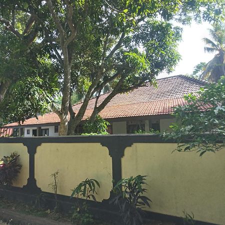 Water Front Home Stay And Resort 阿努拉德普勒 外观 照片