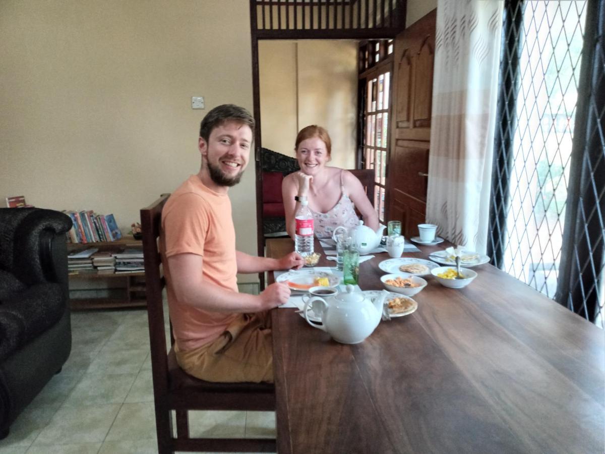 Water Front Home Stay And Resort 阿努拉德普勒 外观 照片
