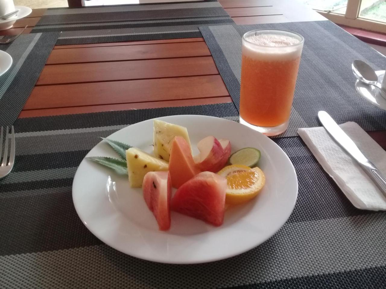 Water Front Home Stay And Resort 阿努拉德普勒 外观 照片